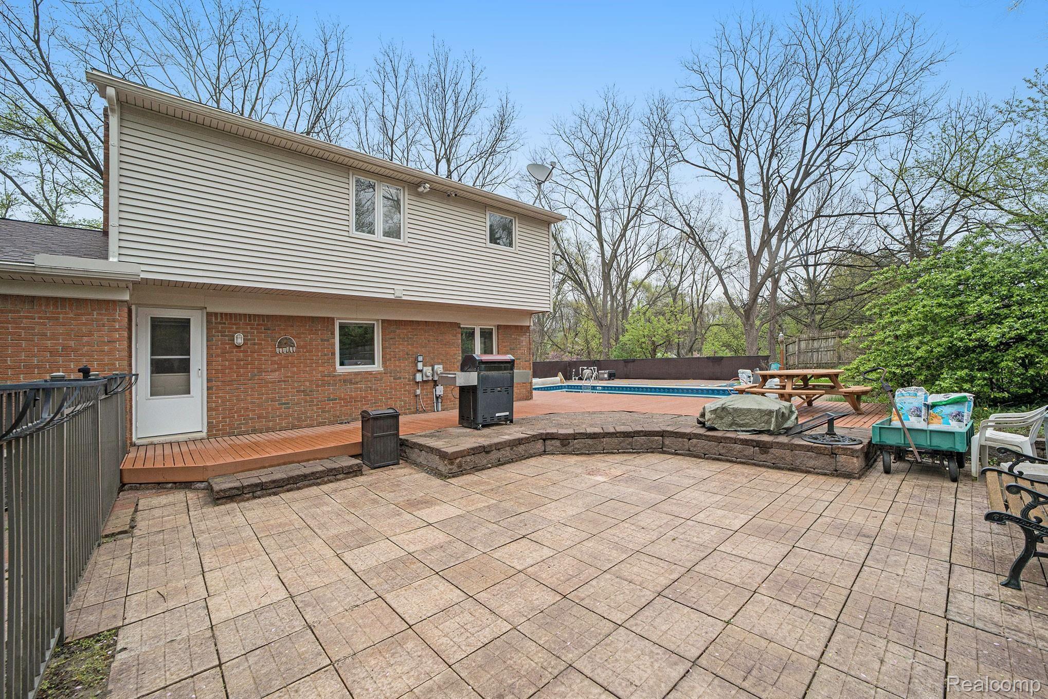 751 Edgewood Drive Rochester, MI 48306 - Photo 46 of 54 017A9902.jpg