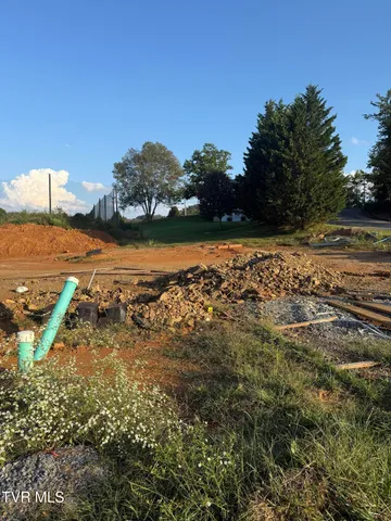 $59,900 | 230 Monroe Drive, Bristol, TN 37620