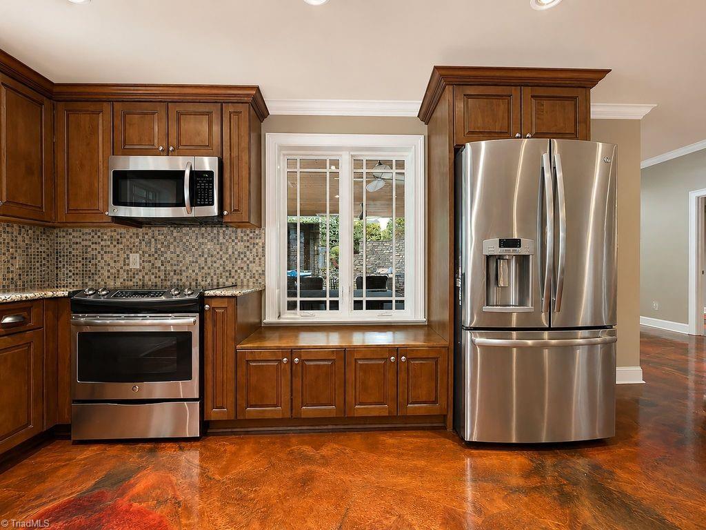 636 Lee Road Thomasville, NC 27360 - Photo 23 of 48