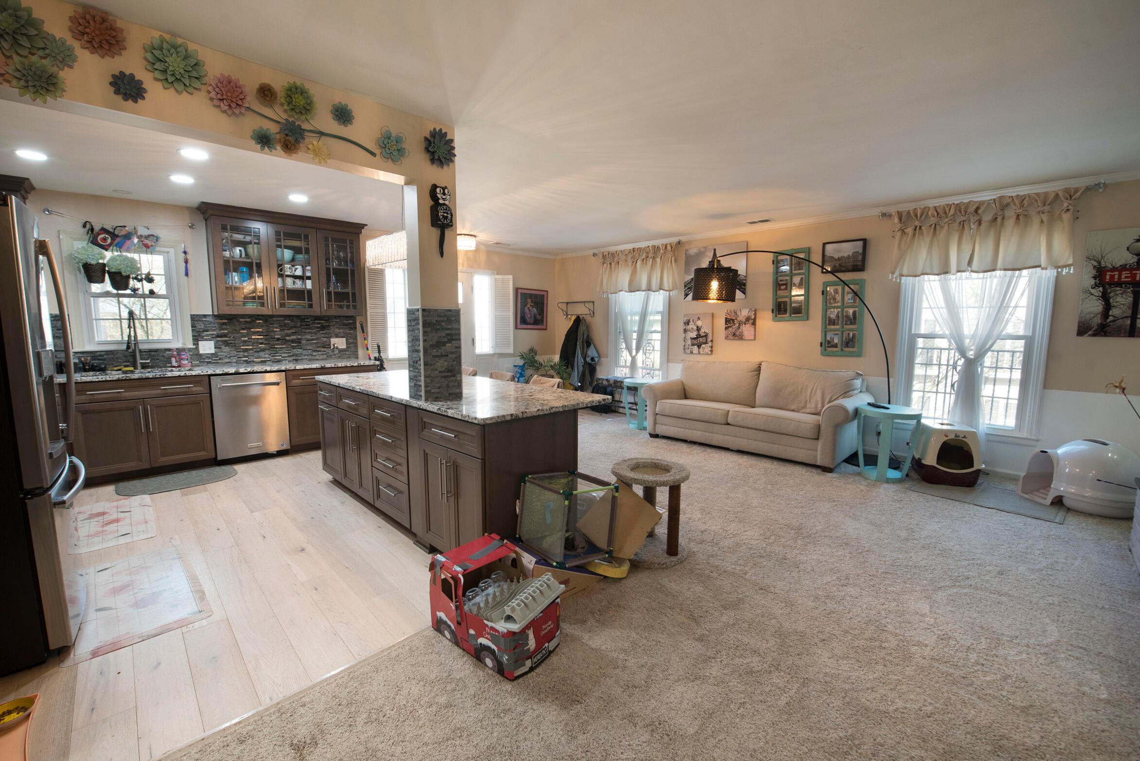 1631 Roxbury Road, Unit B12 Columbus, OH 43212 - Photo 5 of 23 DRM_3756
