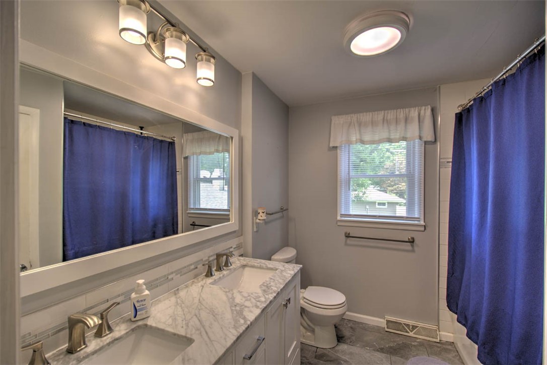 76 Valley Drive Decatur, IL 62526 - Photo 21 of 32