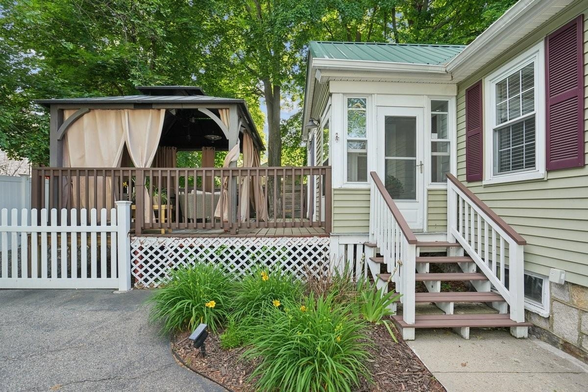 173 Mammoth Road Manchester, NH 03109 - Photo 5 of 39 Gallery Image 5