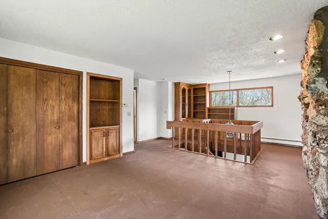 $449,900 | 9 Sandalwood Court, Wind Point, WI 53402