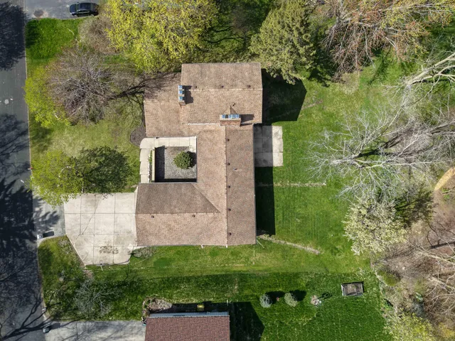 $449,900 | 9 Sandalwood Court, Wind Point, WI 53402