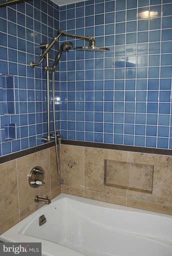 11200 Hunting Horn Lane Reston, VA 20191 - Photo 19 of 26 Bath