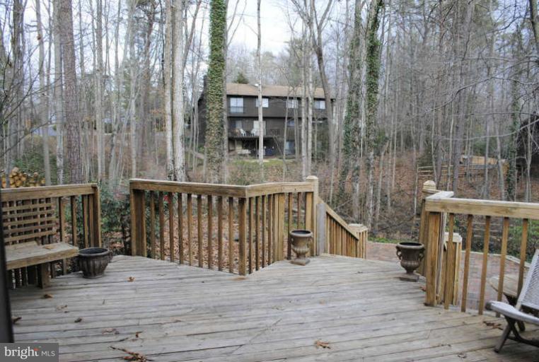 11200 Hunting Horn Lane Reston, VA 20191 - Photo 21 of 26 Exterior (Rear)