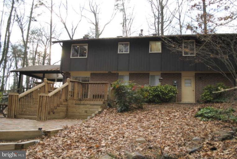 11200 Hunting Horn Lane Reston, VA 20191 - Photo 24 of 26 Exterior (Rear)