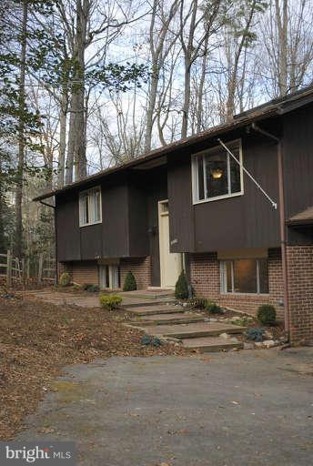 11200 Hunting Horn Lane Reston, VA 20191 - Photo 25 of 26 Exterior (Front)