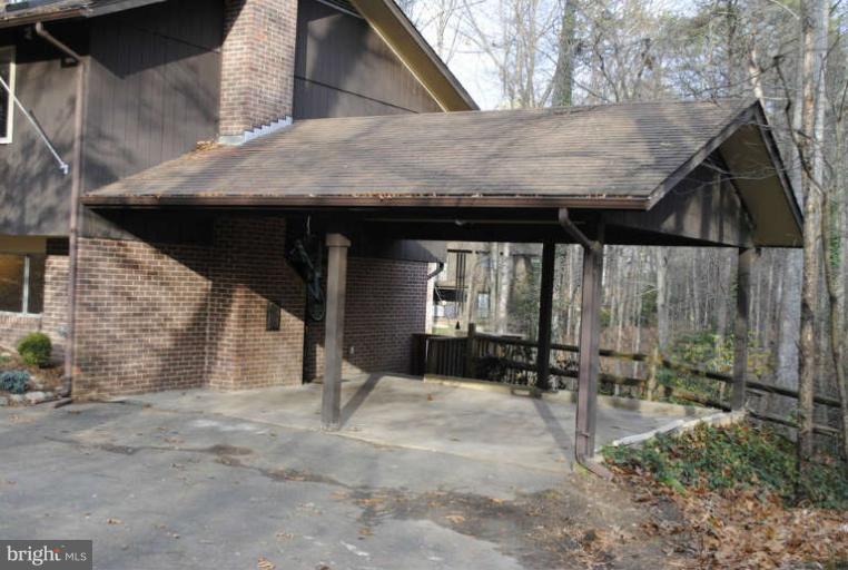 11200 Hunting Horn Lane Reston, VA 20191 - Photo 26 of 26 Exterior (Front)