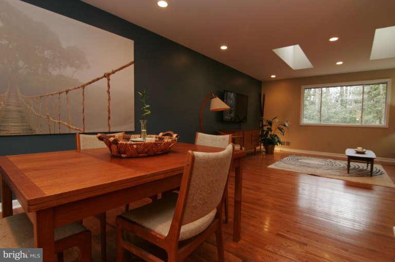 11200 Hunting Horn Lane Reston, VA 20191 - Photo 9 of 26 Interior (General)