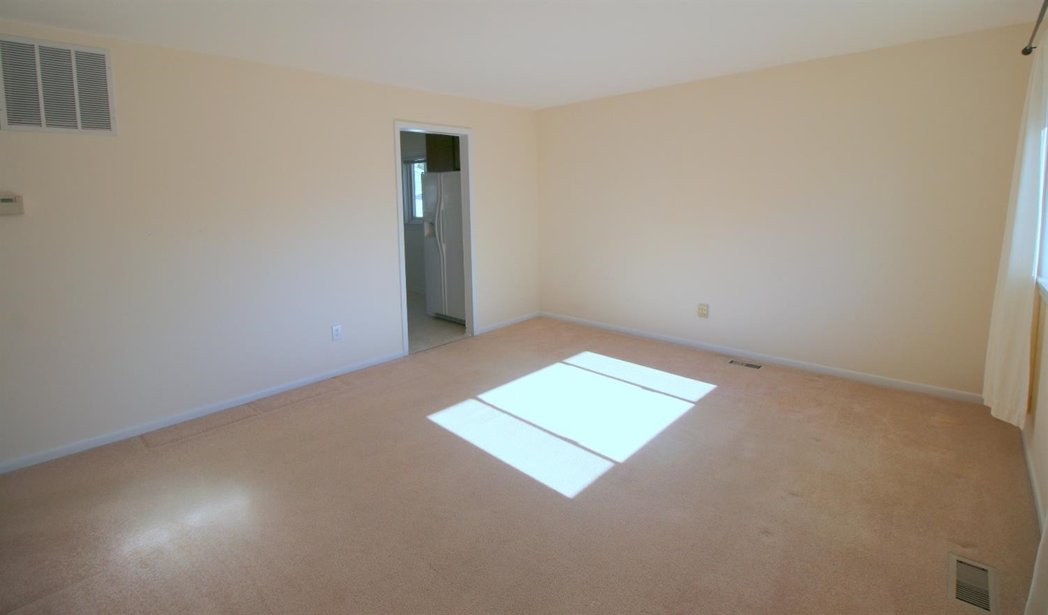 1153 Fall River Road Ypsilanti, MI 48198 - Photo 5 of 10 Photo 5