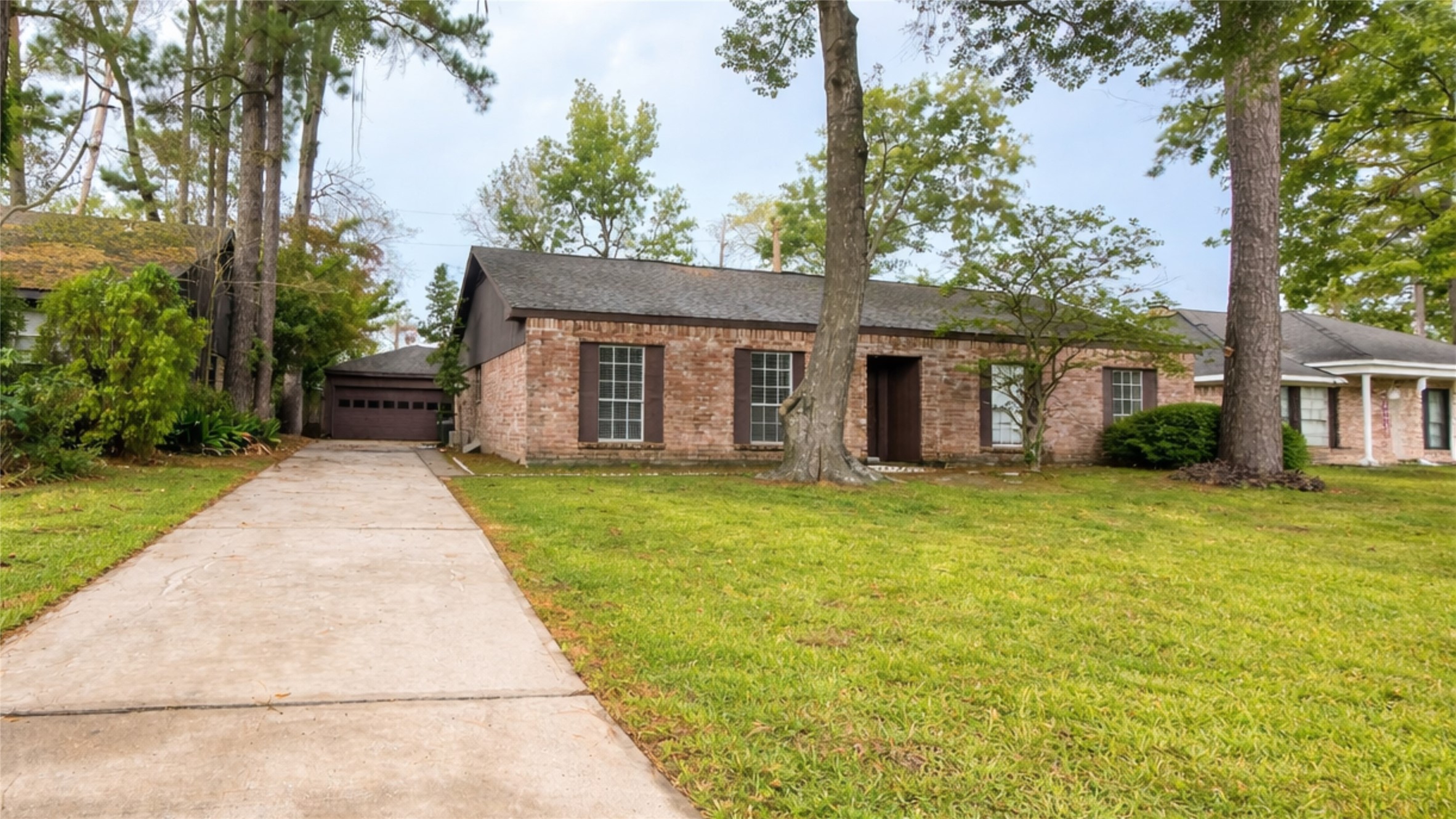 2027 Whispering Springs Drive Spring, TX 77373 - Photo 3 of 13