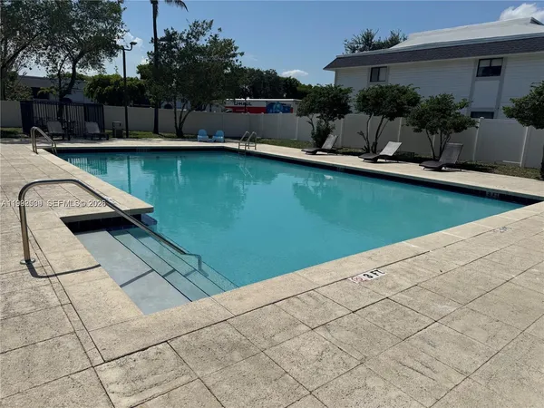$2,200 | 6155 Northwest 186th Street, Unit 207, Hialeah, FL 33015