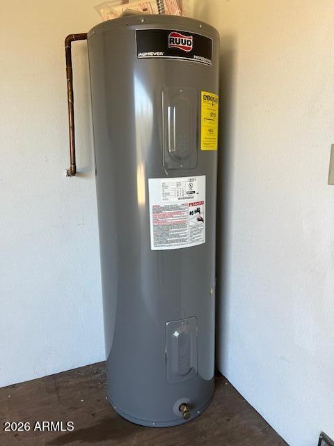 7707 East Primrose Path Carefree, AZ 85377 - Photo 26 of 42 a view of a door