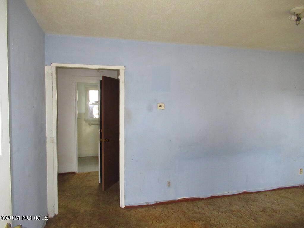 989 Crisp Sandpit Road Pinetops, NC 27864 - Photo 7 of 21 LIVING ROOM