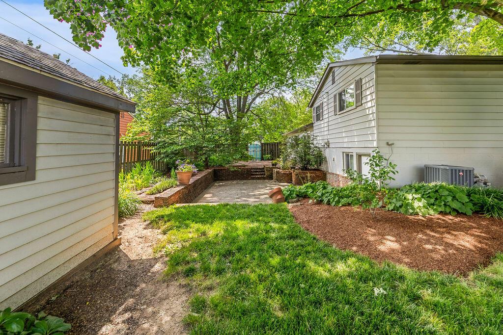 295 Allview Road Westerville, OH 43081 - Photo 37 of 47 Gardeners Delight!