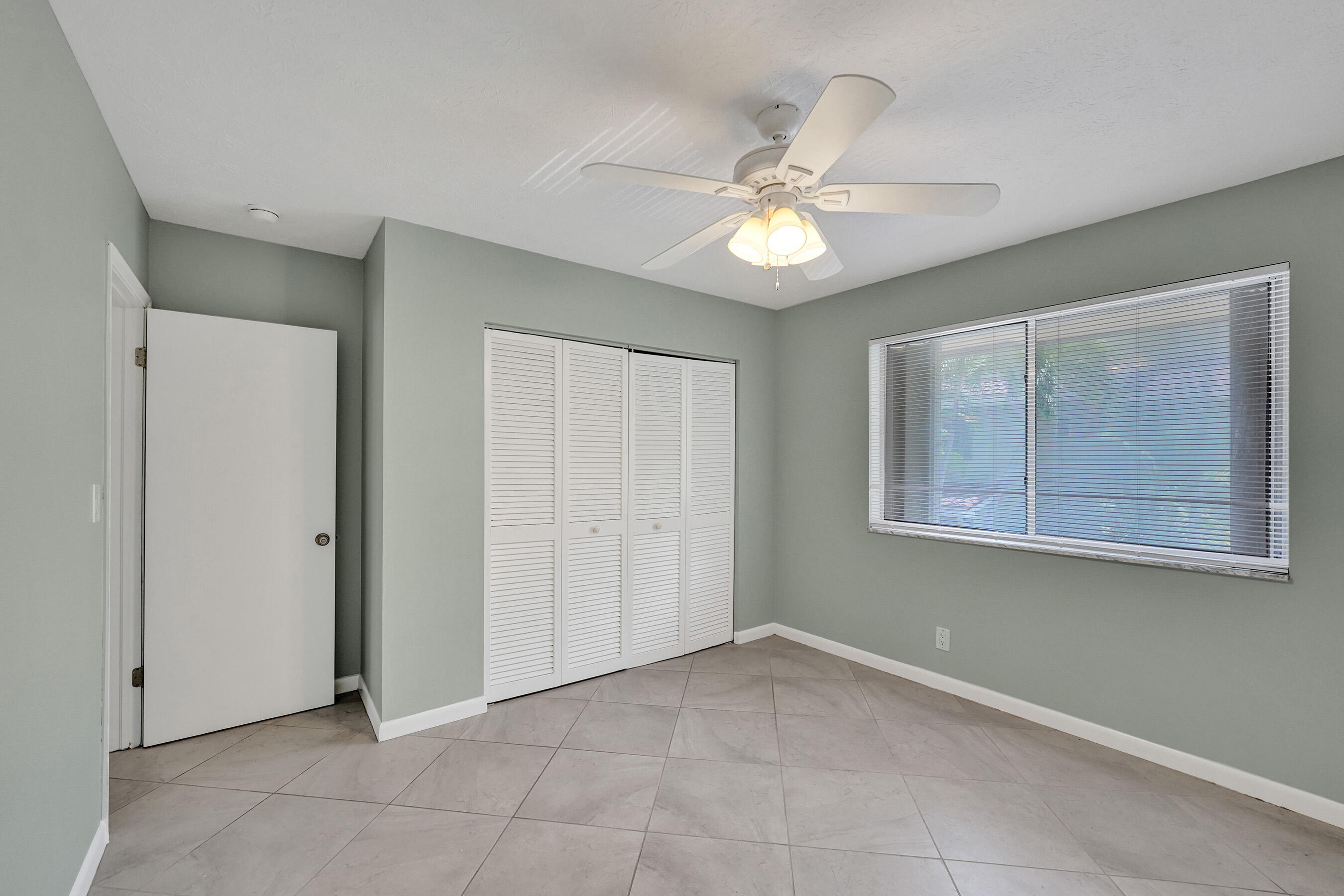 1250 Miami Road, Unit 11 Fort Lauderdale, FL 33316 - Photo 27 of 38 DSC08090