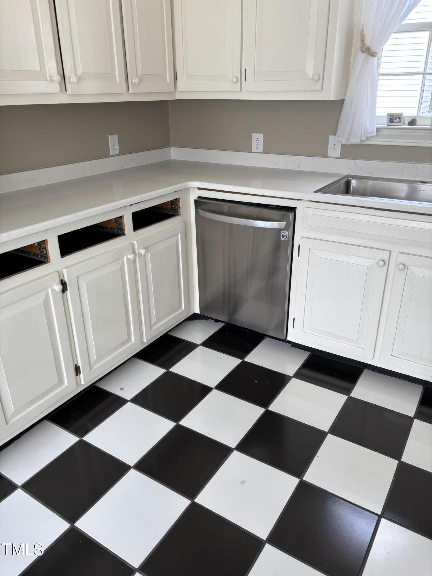 612 College Street Clinton, NC 28328 - Photo 14 of 70 IMG_2199