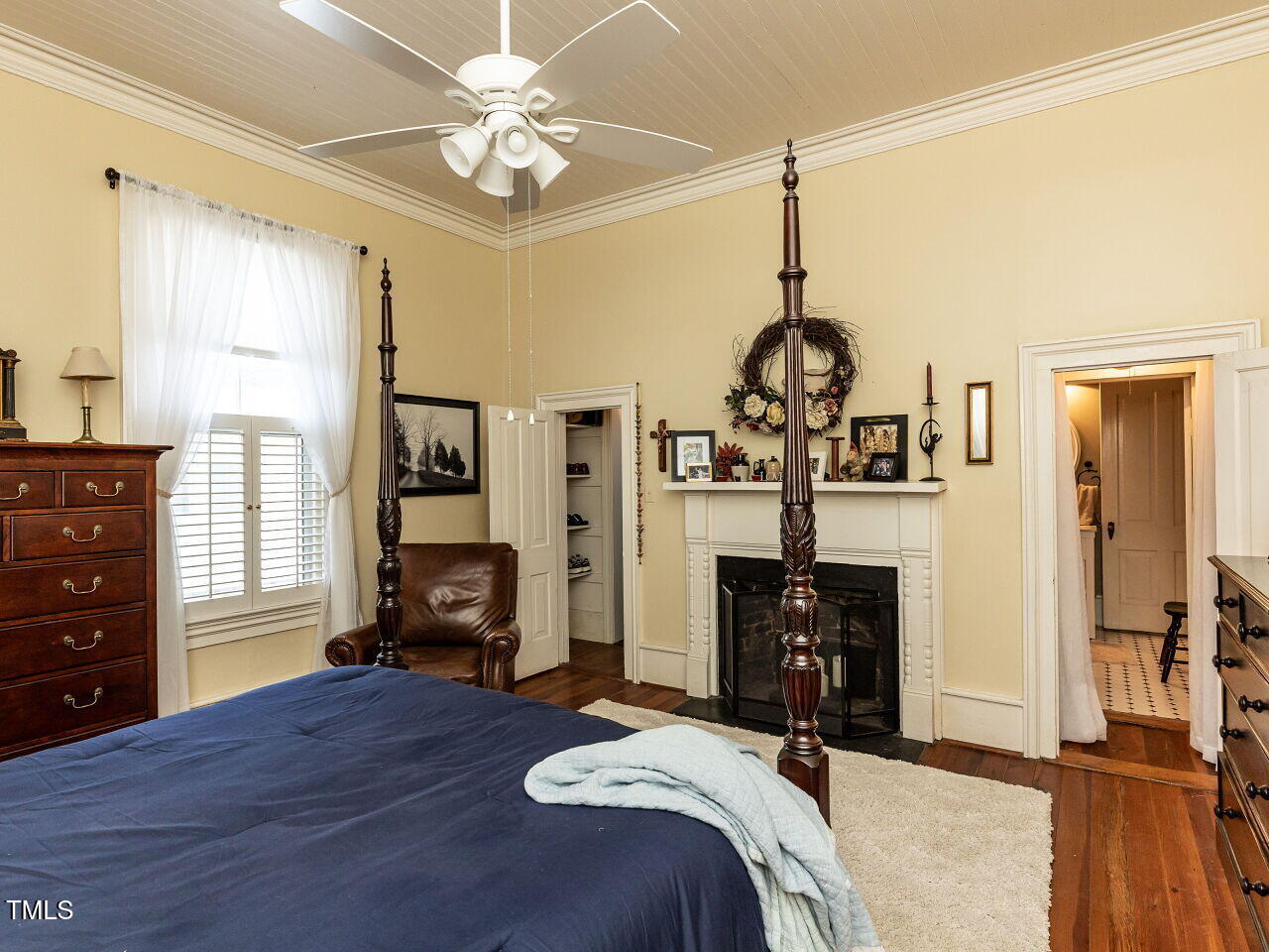 612 College Street Clinton, NC 28328 - Photo 21 of 70 009-1280x960-first-floor-master-bedroom