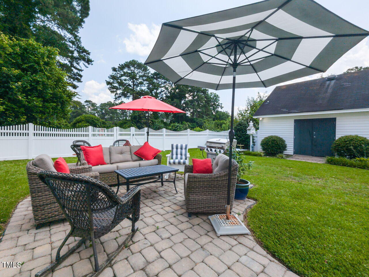 612 College Street Clinton, NC 28328 - Photo 36 of 70 034-1280x960-patio