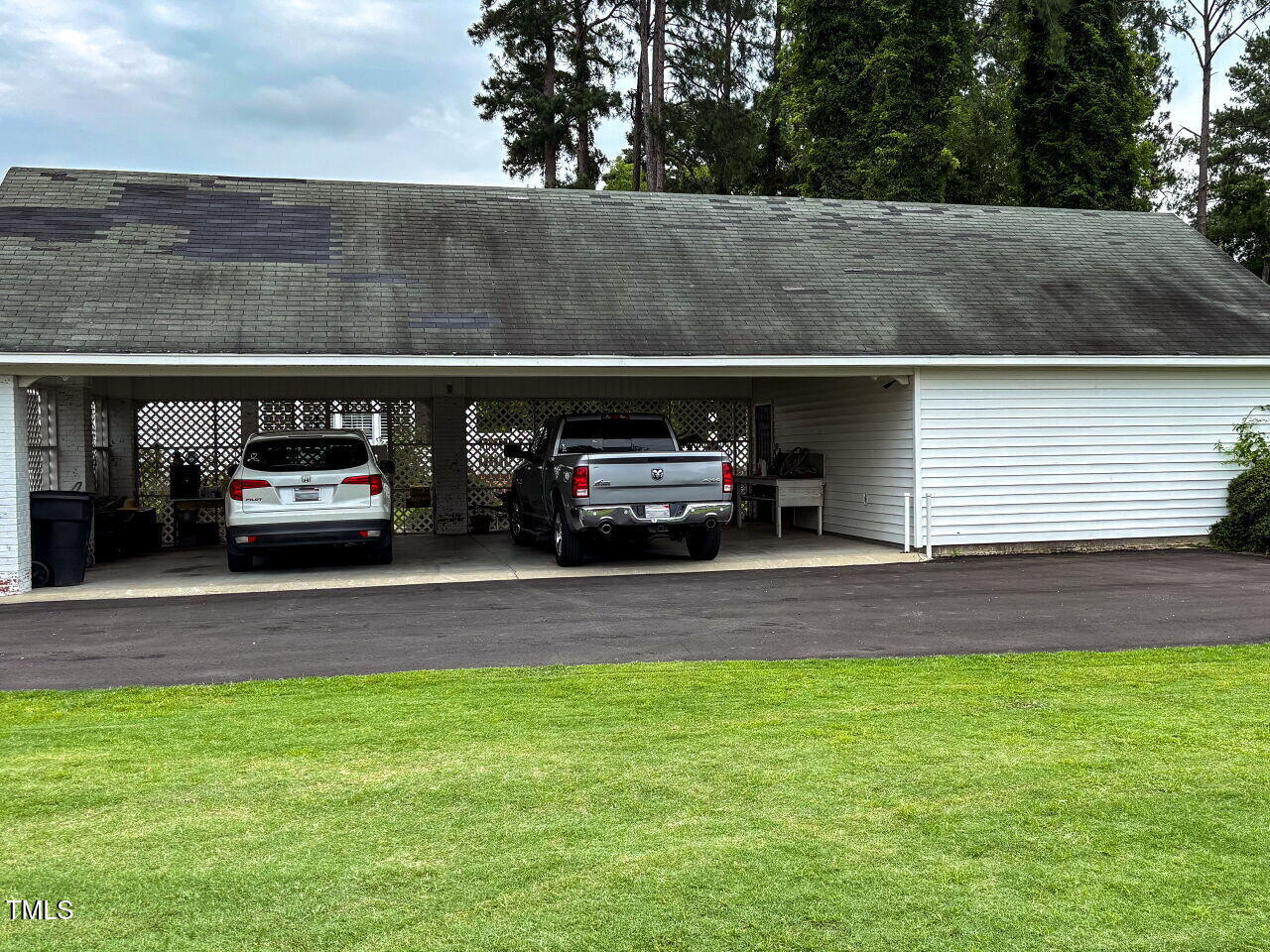612 College Street Clinton, NC 28328 - Photo 63 of 70 a view of outdoor space and yard