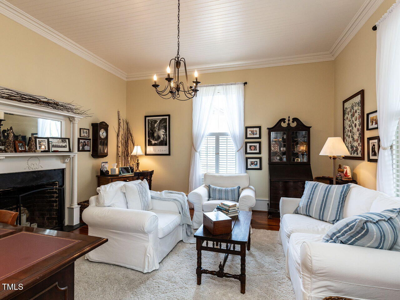 612 College Street Clinton, NC 28328 - Photo 6 of 70 007-1280x960-living-room-or-office