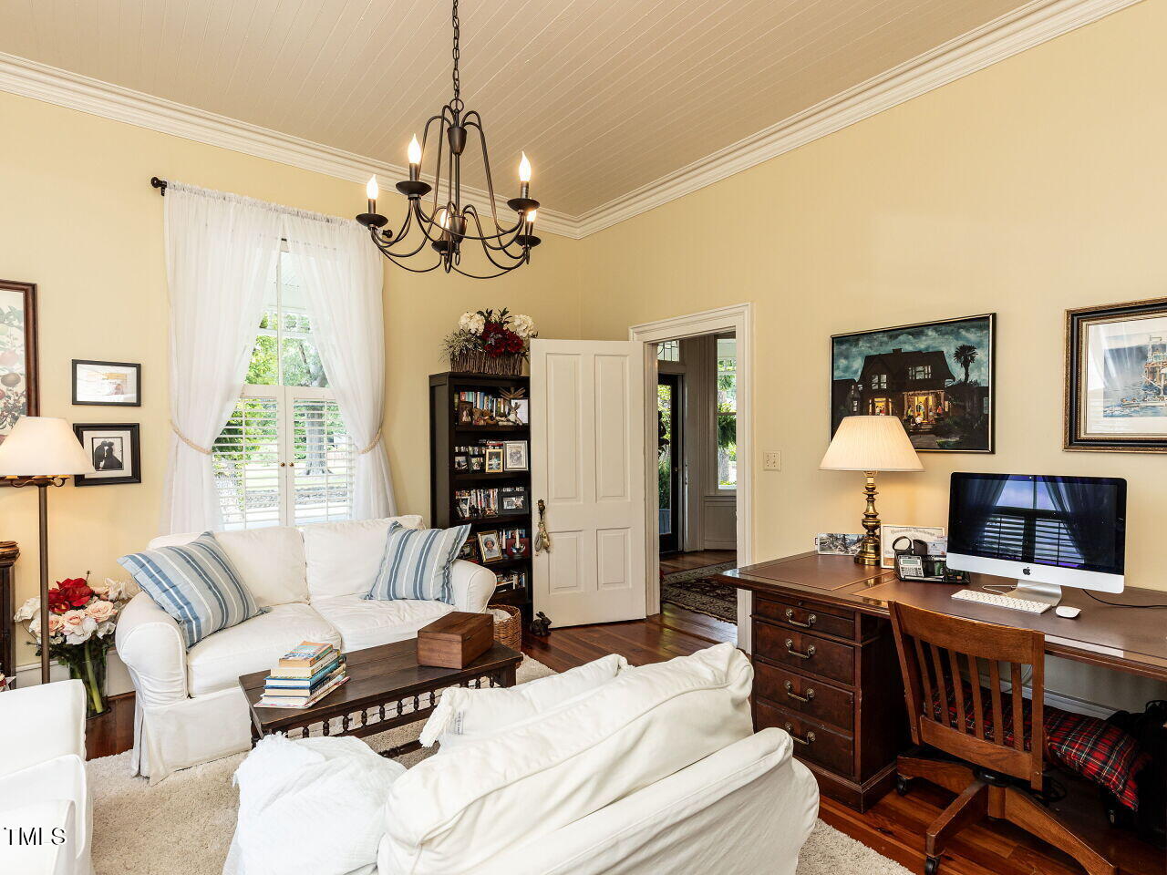 612 College Street Clinton, NC 28328 - Photo 7 of 70 008-1280x960-living-room-or-office