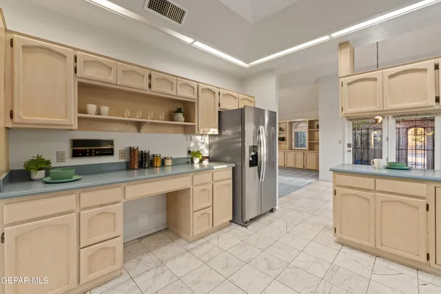 $459,999 | 401 Sharondale Drive, El Paso, TX 79912