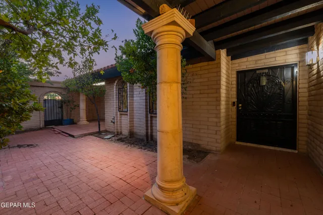 $459,999 | 401 Sharondale Drive, El Paso, TX 79912