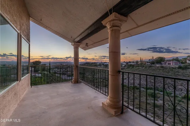 $459,999 | 401 Sharondale Drive, El Paso, TX 79912