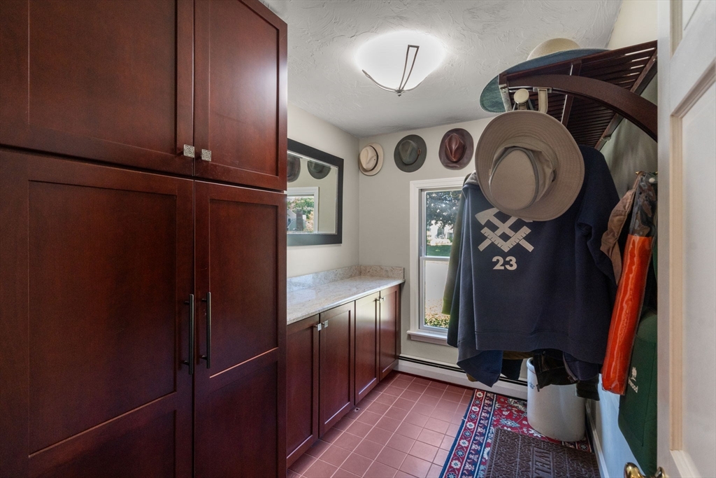 8 Ringbolt Road Hingham, MA 02043 - Photo 17 of 40