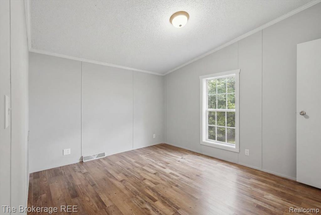 2500 Mann Road Clarkston, MI 48346 - Photo 26 of 33