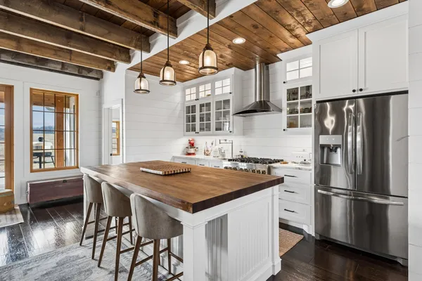 $2,250,000 | 29921 40th Avenue, Cadott, WI 54727