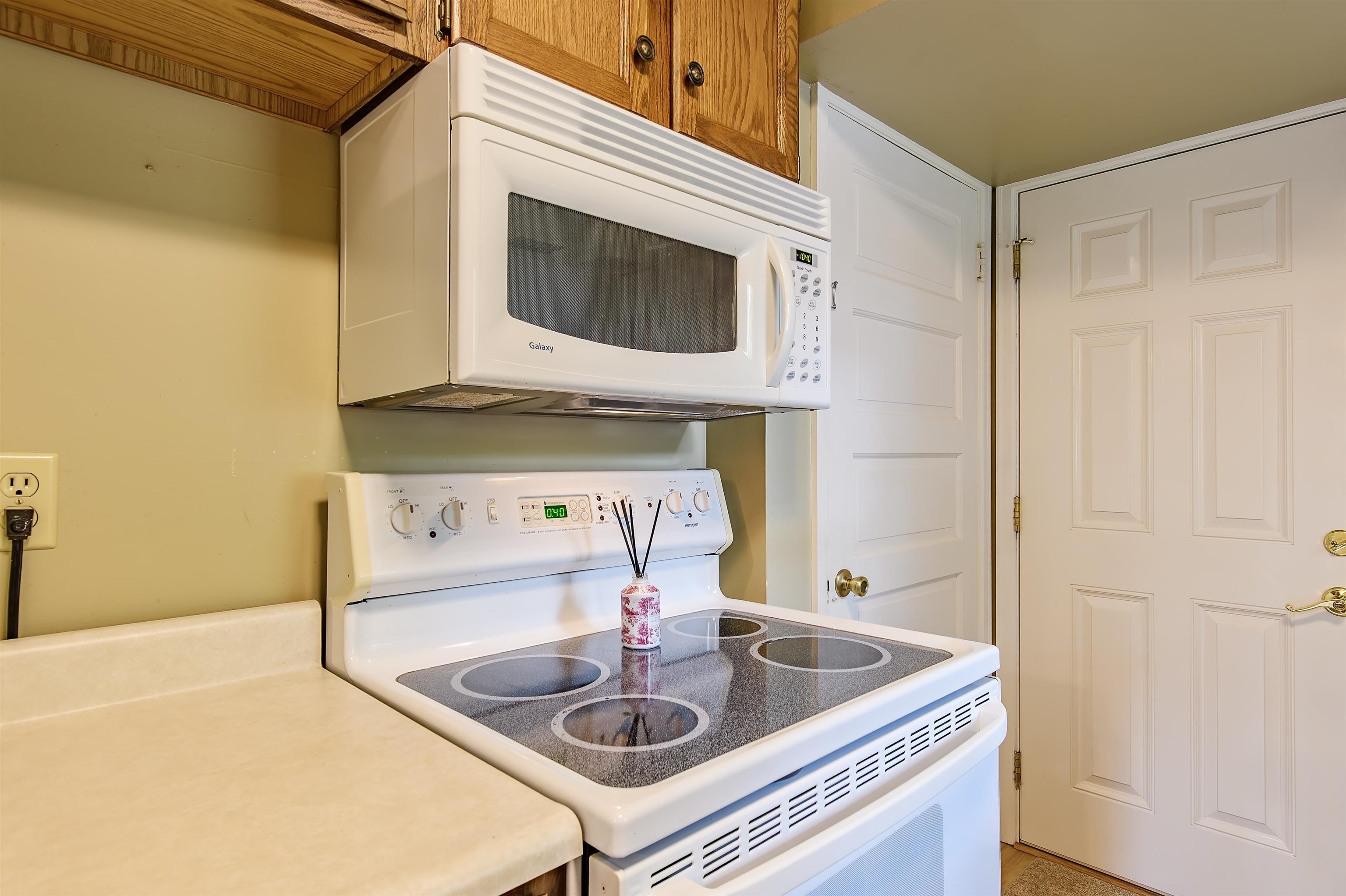 2537 Hoard Street Madison, WI 53704 - Photo 9 of 45 Gallery Image 9