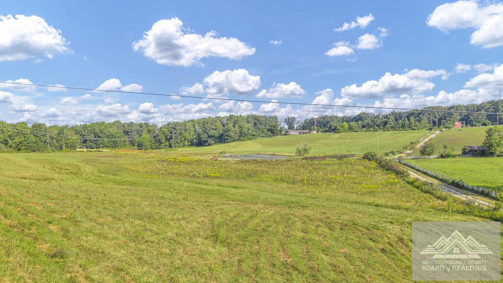 697 Broadway Road Pipestem, WV 25979 - Photo 16 of 66 Gallery Image 16