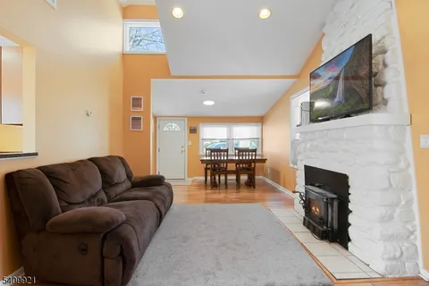 $450,000 | 54 Sunset Trail, Denville, NJ 07834