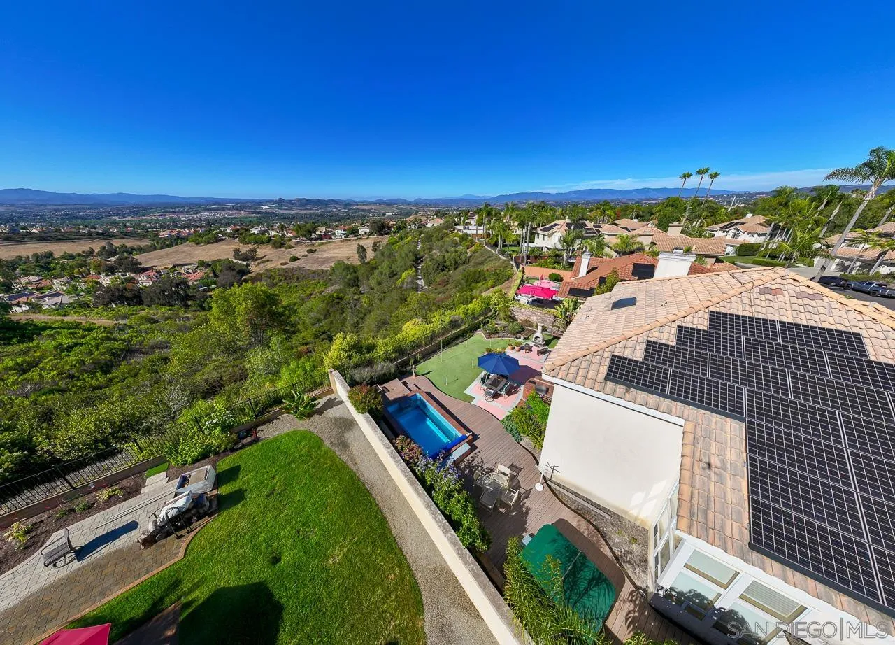 5114 Bella Collina Street Oceanside, CA 92056 - Photo 3 of 74