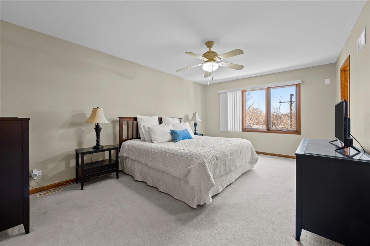 1928 North Ridge Avenue Arlington Heights, IL 60004 - Photo 15 of 36