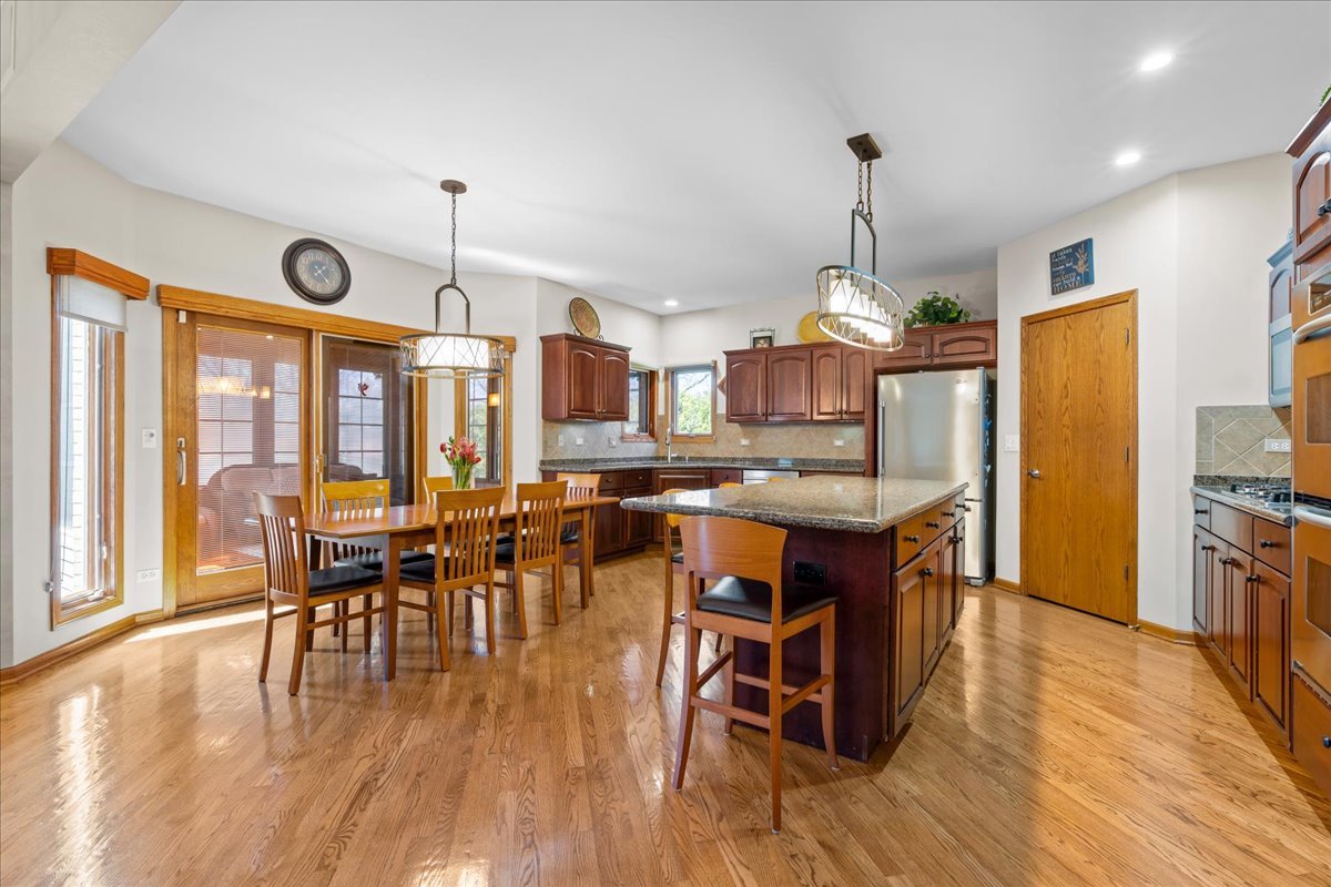 1928 North Ridge Avenue Arlington Heights, IL 60004 - Photo 5 of 36
