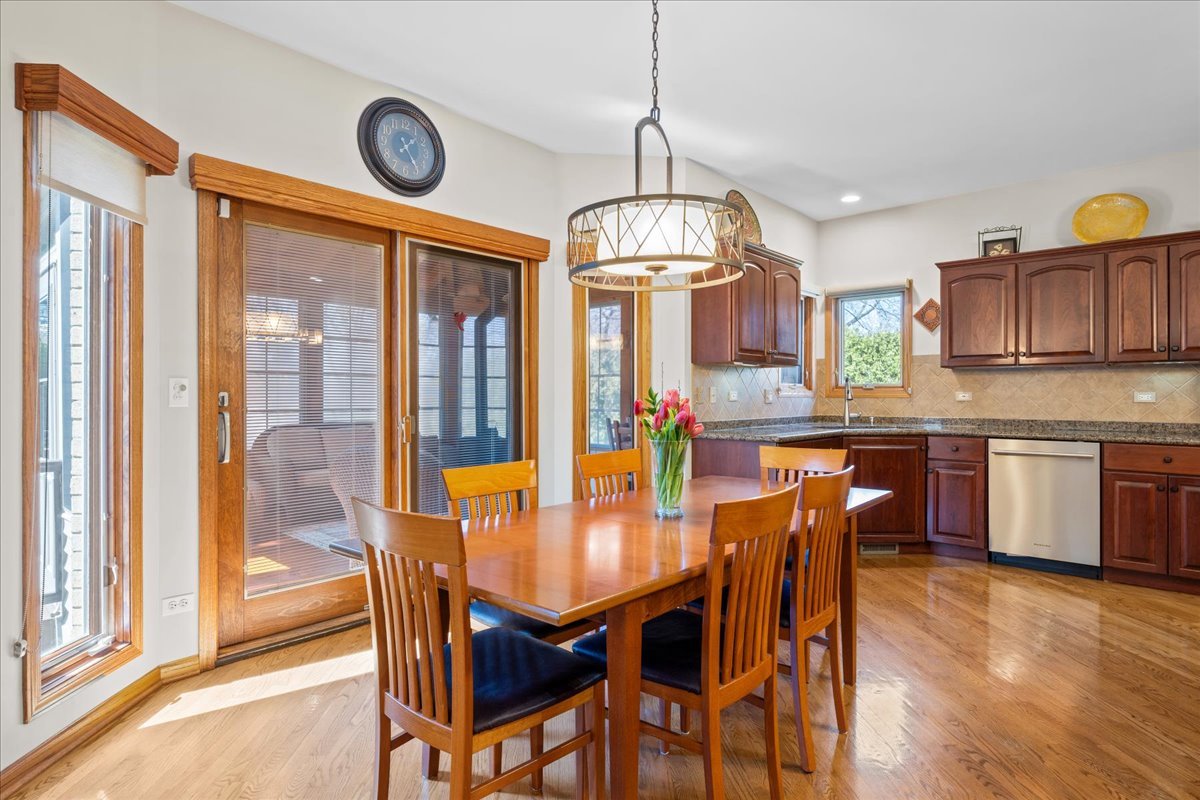 1928 North Ridge Avenue Arlington Heights, IL 60004 - Photo 6 of 36