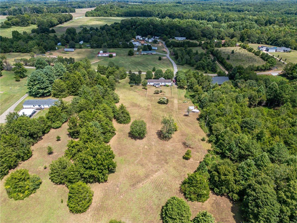 330 Highpoint Road Piedmont, SC 29673 - Photo 4 of 18 Gallery Image 4