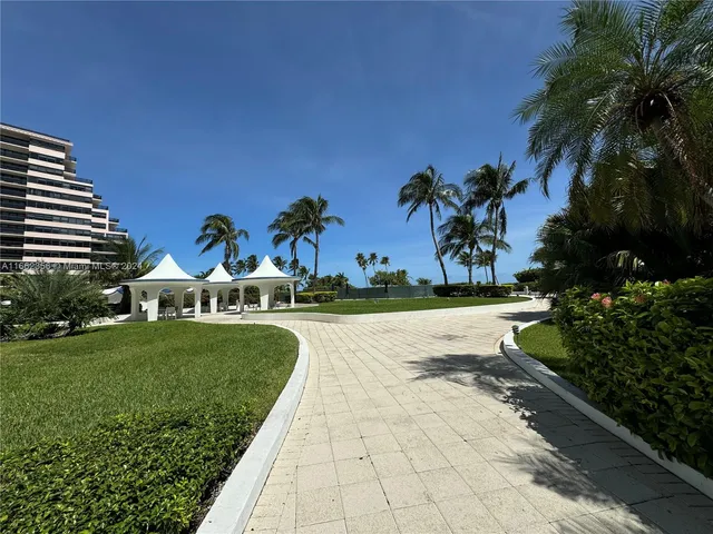 $1,900,000 | 5151 Collins Avenue, Unit 1023 & 1123, Miami Beach, FL 33140