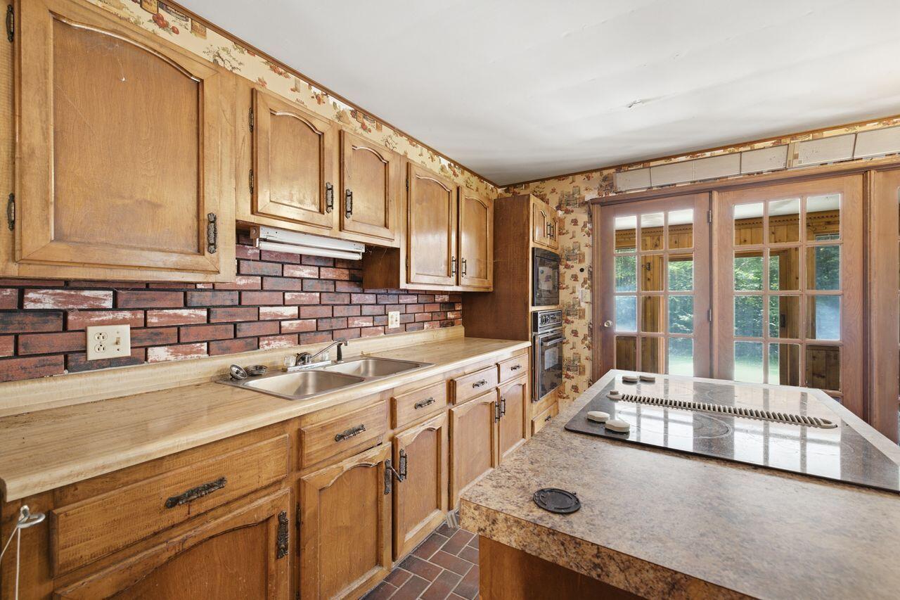 392 Foss Road Limerick, ME 04048 - Photo 12 of 55 Kitchen