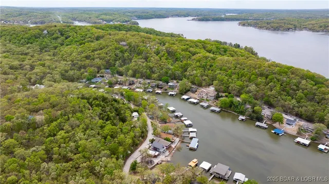 $510,000 | 958 Twin Valley Loop, Linn Creek, MO 65052