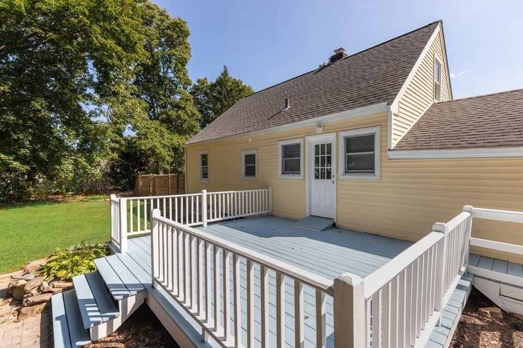 10 Suffolk Road Sharon, MA 02067 - Photo 26 of 31 Gallery Image 26