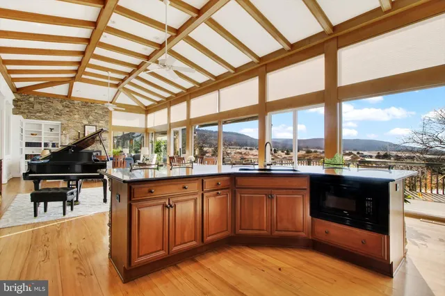 $749,000 | 6732 St Annes Drive, Fayetteville, PA 17222