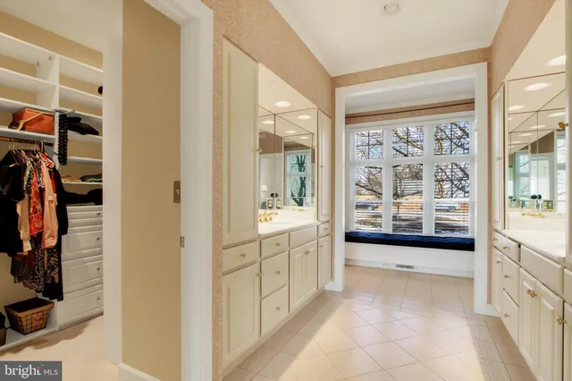 $749,000 | 6732 St Annes Drive, Fayetteville, PA 17222