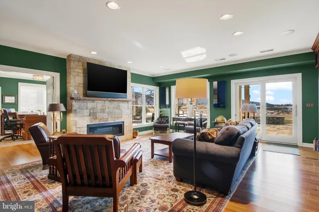 $749,000 | 6732 St Annes Drive, Fayetteville, PA 17222