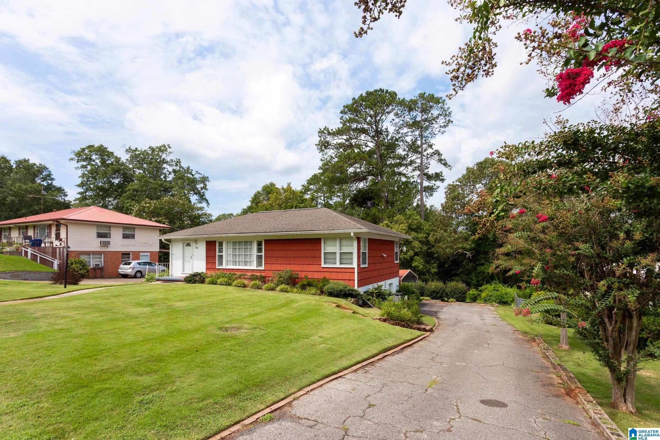 721 South Spring Street Talladega, AL 35160 - Photo 4 of 31