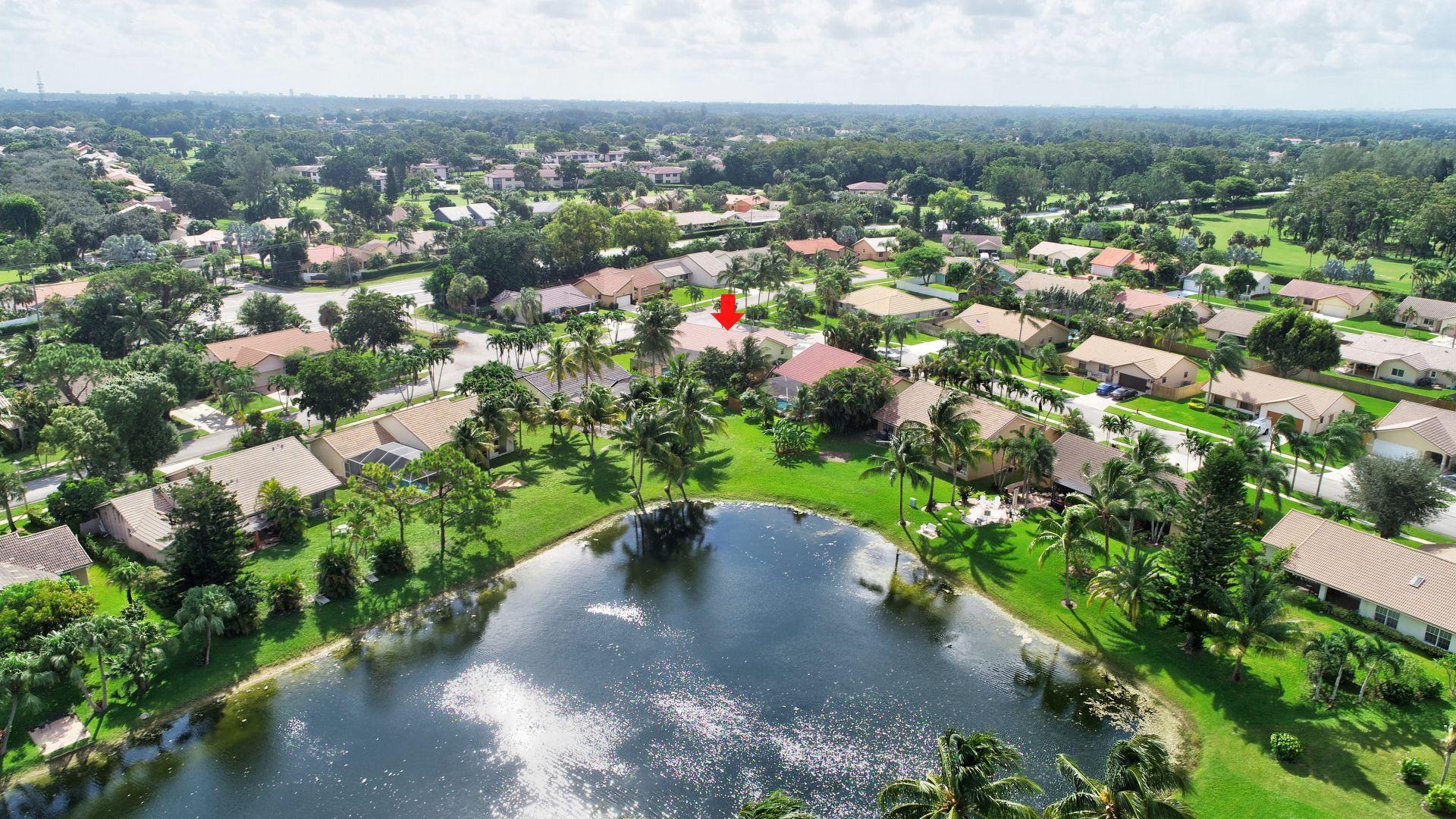 9045 Red Oak Lane Boca Raton, FL 33428 - Photo 2 of 21 Lake and House